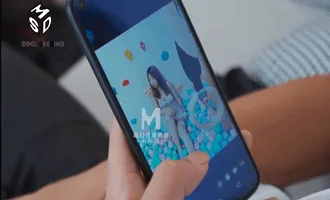 Cô hàng xóm ngon lành như thế này thì làm sau mà mấy anh chịu nổi