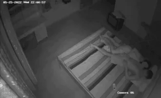10 giờ tối thì thường các cặp vợ chồng sẽ làm gì nhỉ hãy xem camera